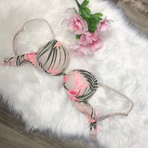 PINK Victoria’s Secret Size 32C Push-Up Bra